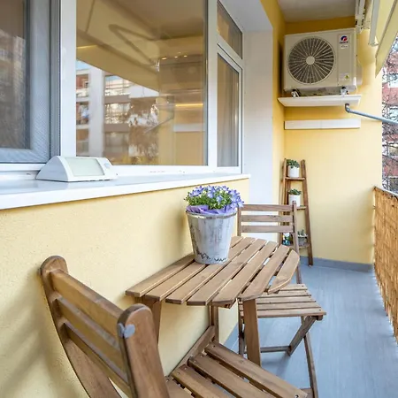 Lotus With Free Parking * Sofia