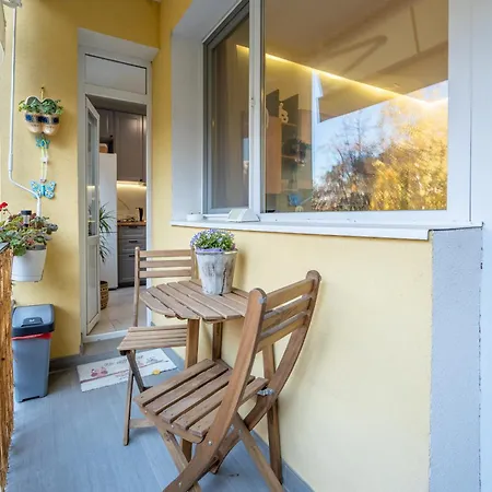 Lägenhet Lotus With Free Parking