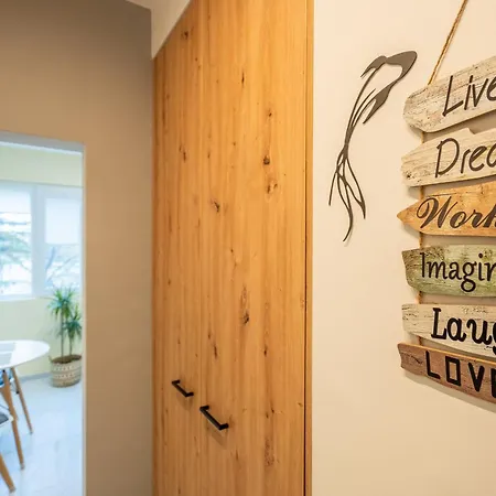 Lotus With Free Parking *