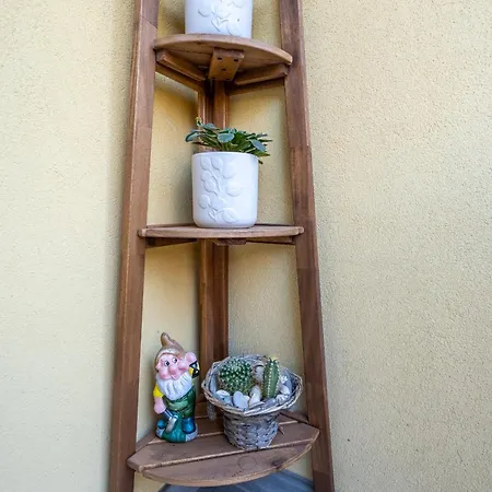 Lotus With Free Parking *