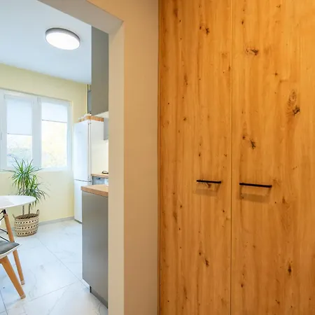 Lotus With Free Parking Appartamento