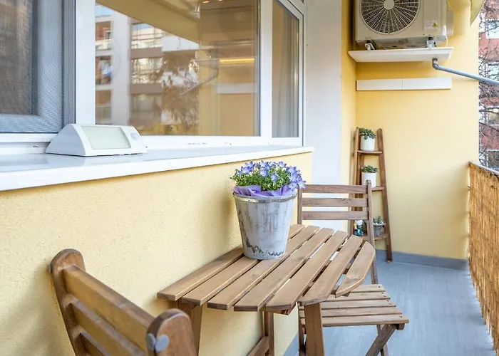 Lotus With Free Parking * Sofia