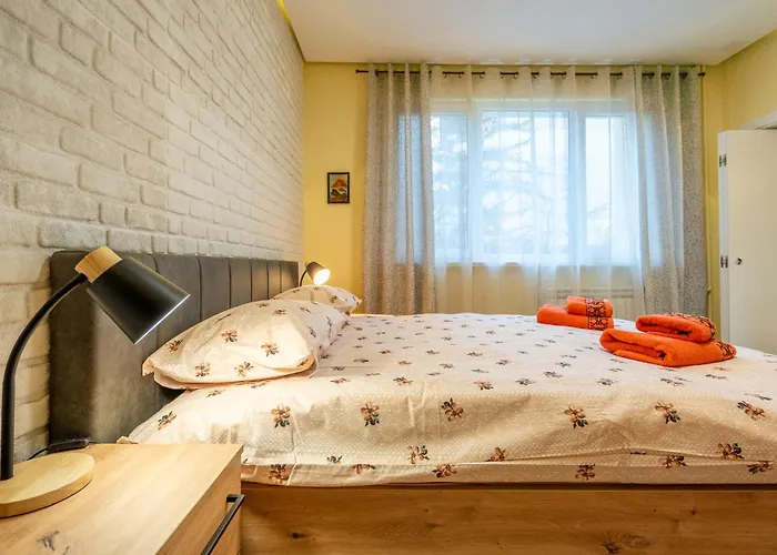 Lotus With Free Parking Apartament