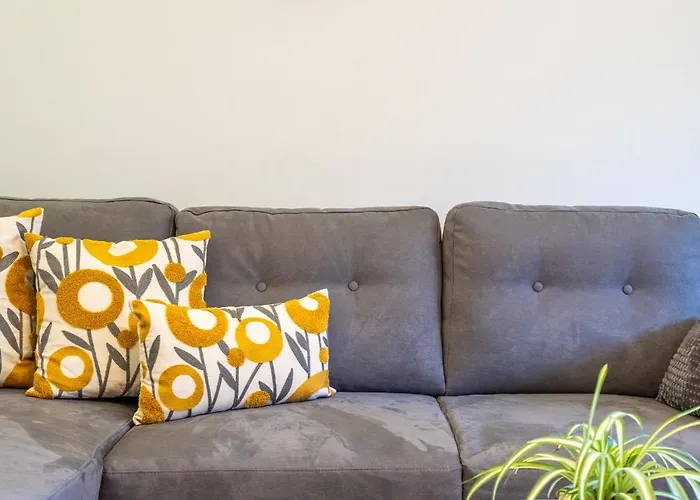 Lotus With Free Parking *