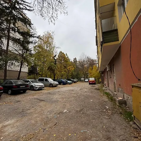 Lotus With Free Parking *