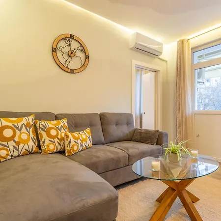 Lotus With Free Parking شقة *